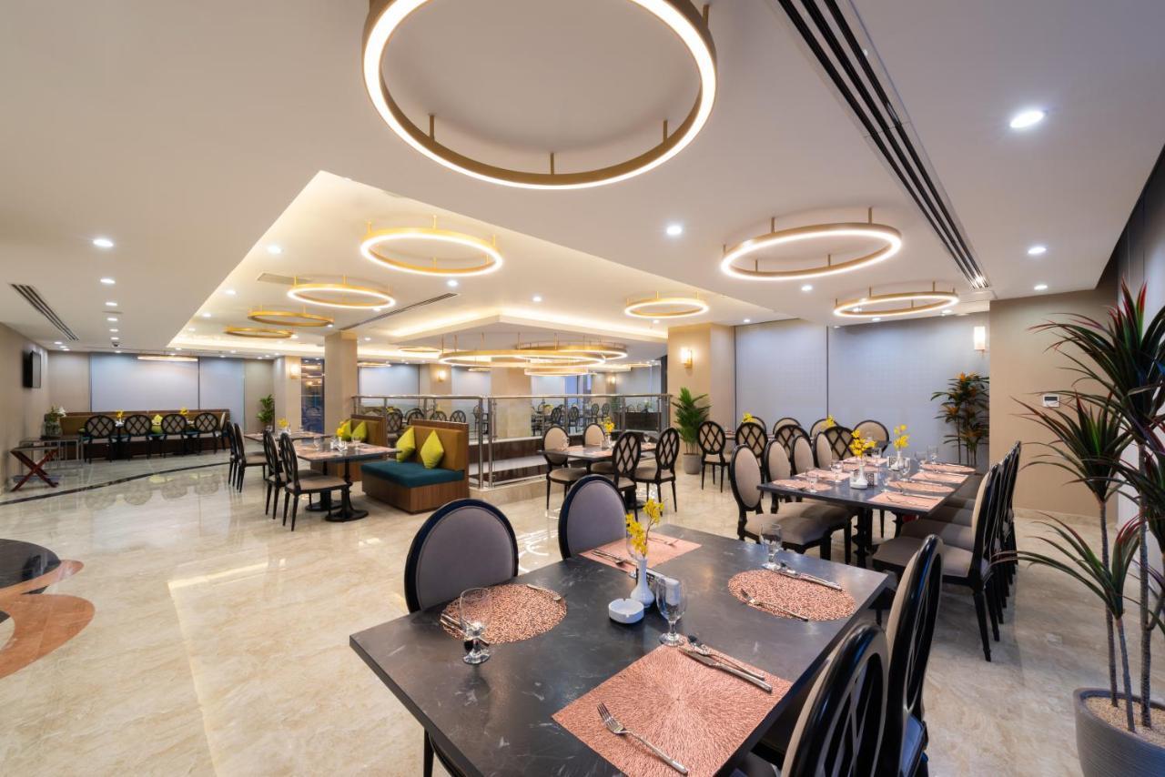 Warwick Riyadh Al Wezarat Exteriör bild