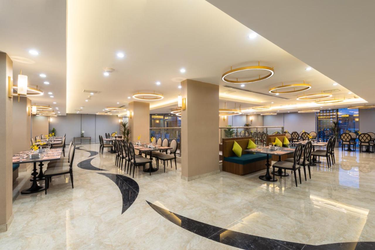 Warwick Riyadh Al Wezarat Exteriör bild