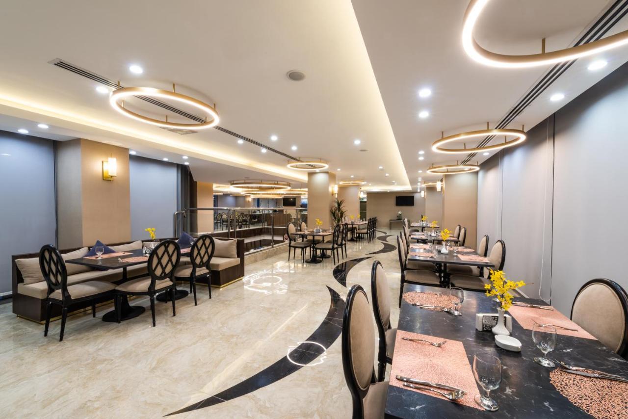 Warwick Riyadh Al Wezarat Exteriör bild